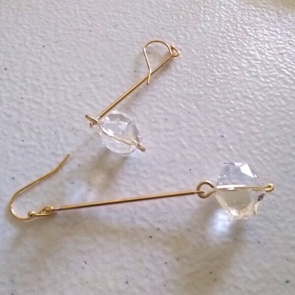 Sleek Sexy & Chic! Clear Faceted Glass Bead Earrings! Superior Bling/Glam Effect - Picture 10 of 10